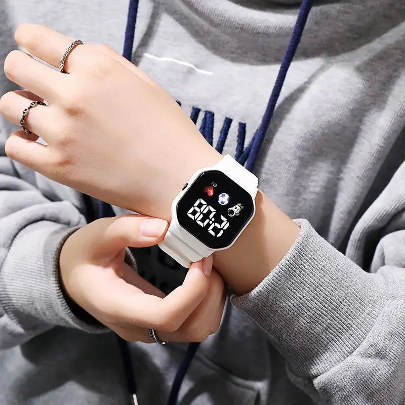 Sports Watch For Women And Men LED Electronic Digital Watch Fashion Casual Simple Silicone Female Watch Electronic Clock